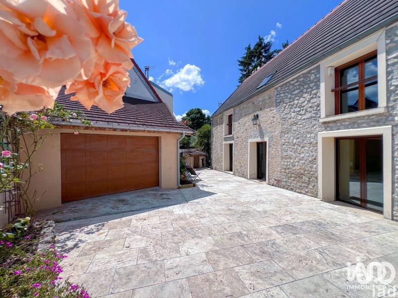 Maison - 280 m² - 6 pièces