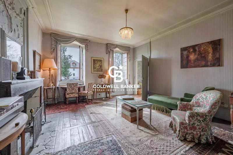 Maison - 554 m² - 15 pièces