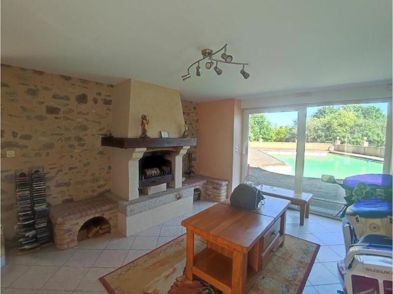 Propriété - 238 m² - 10 pièces