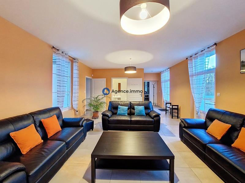 Maison - 246 m² - 10 pièces