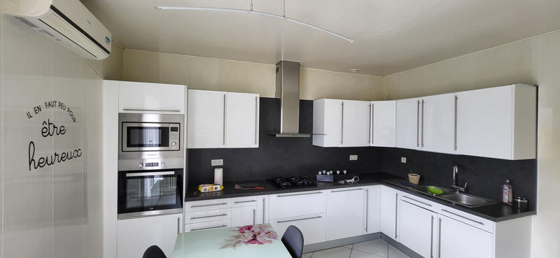 Maison - 207 m² - 5 pièces