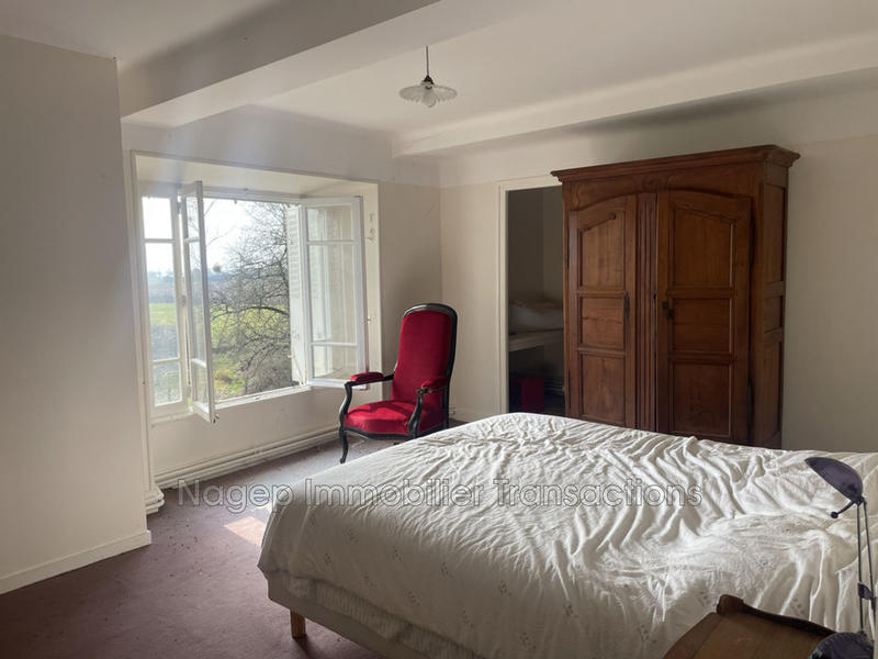 Propriété - 222 m² - 11 pièces