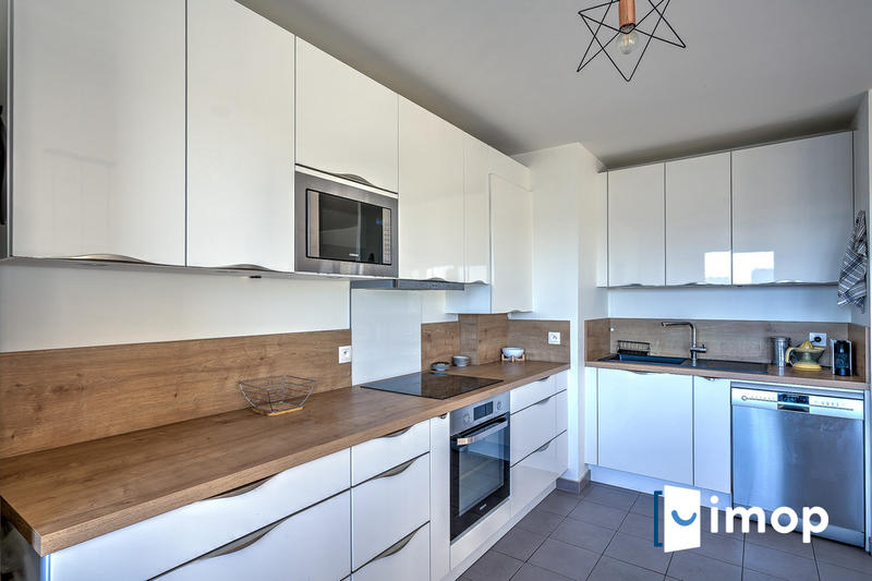 Appartement - 75 m² - 3 pièces