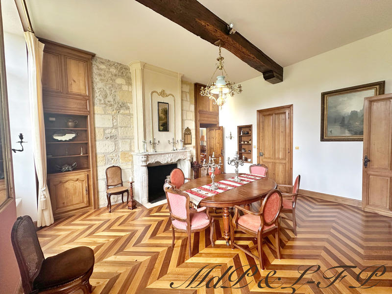 Maison bourgeoise - 700 m² - 19 pièces