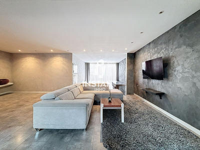 Maison - 266 m² - 7 pièces