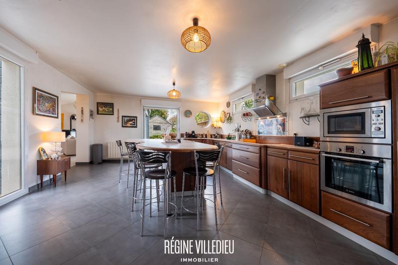 Maison - 140 m² - 5 pièces