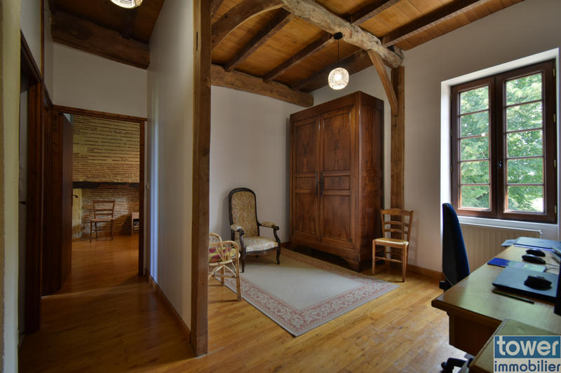 Propriété - 289 m² - 11 pièces