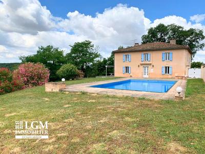 Maison - 213 m² - 3 pièces