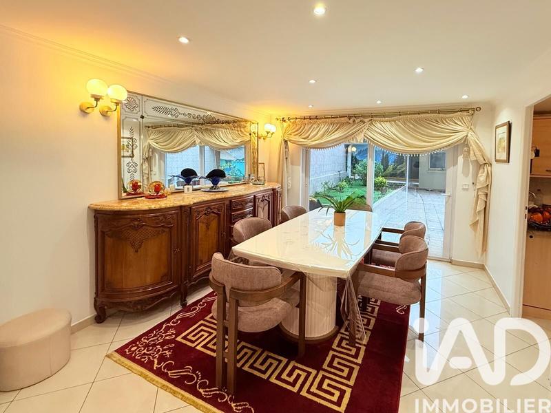 Maison - 165 m² - 8 pièces