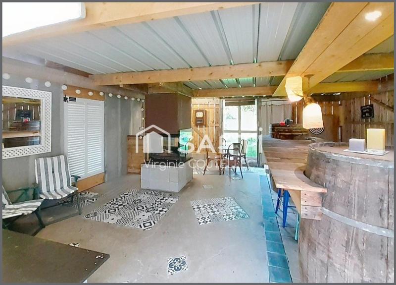 Maison - 337 m² - 15 pièces