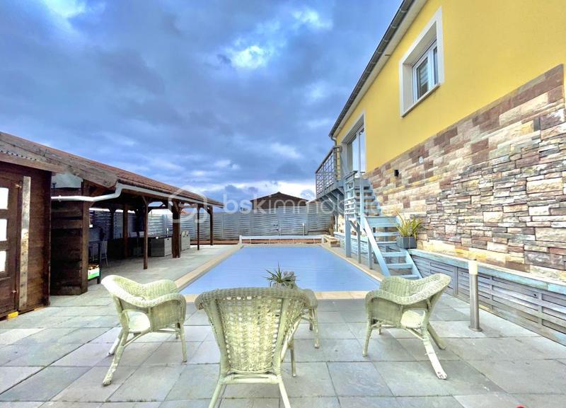 Maison - 140 m² - 5 pièces