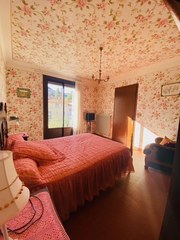 Maison traditionnelle - 200 m² - 5 pièces