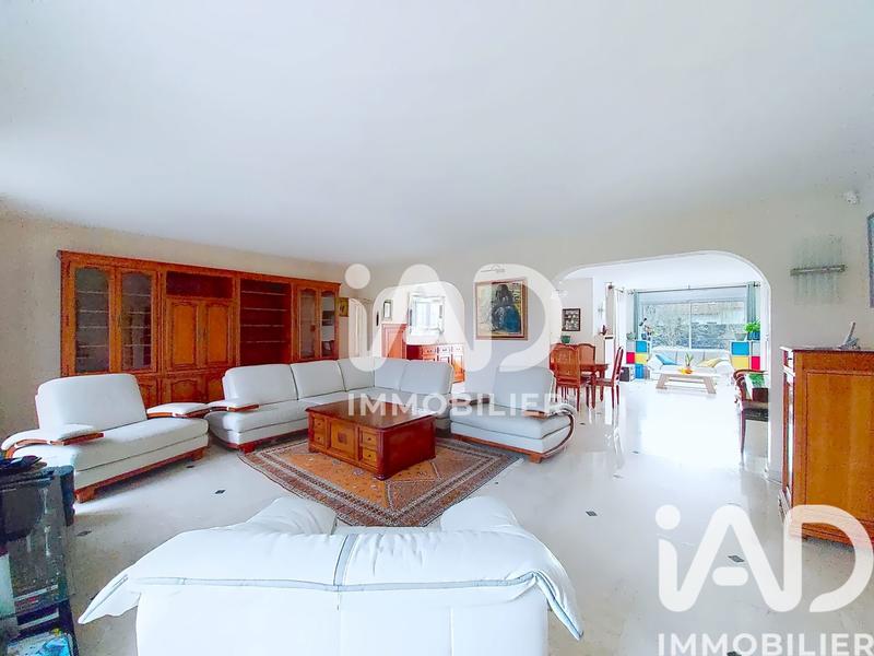 Maison de maîtres - 304 m² - 13 pièces