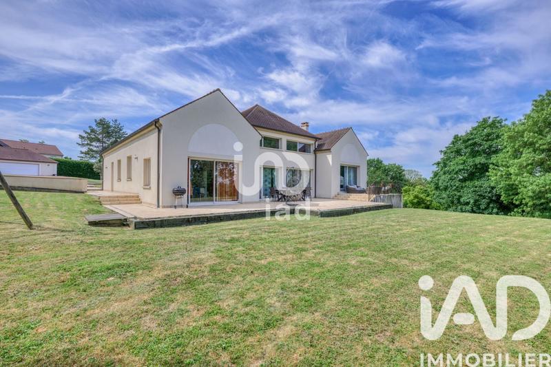 Maison - 275 m² - 8 pièces
