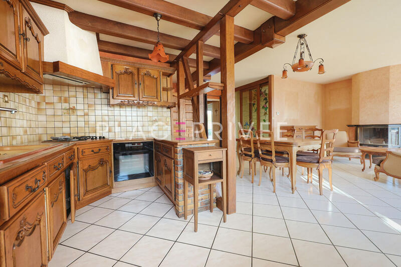 Maison - 102 m² - 5 pièces