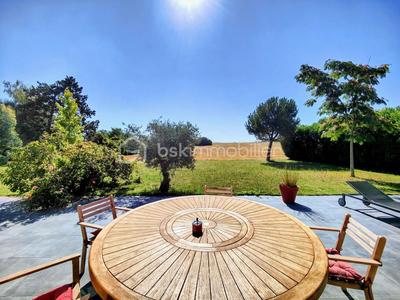 Maison d'architecte - 239 m² - 10 pièces