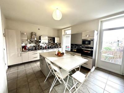 Duplex - 201 m² - 6 pièces