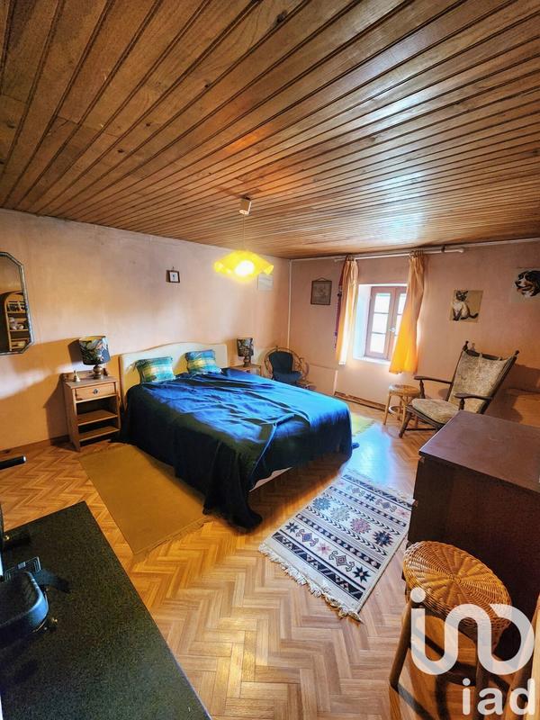 Maison - 220 m² - 5 pièces