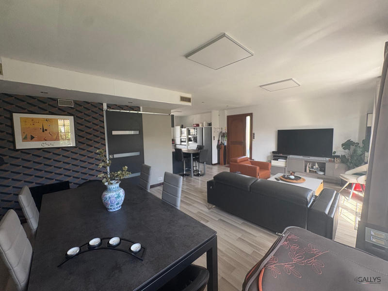 Maison - 90 m² - 6 pièces