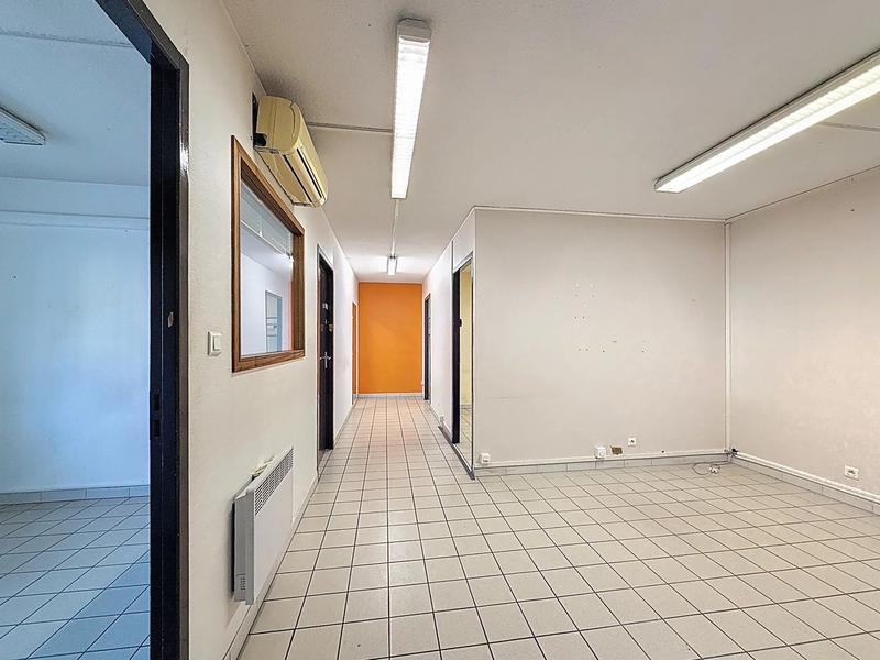 Bureau - 244 m² - 3 pièces