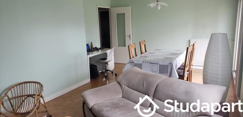 Chambre - 9 m² - 1 pièce