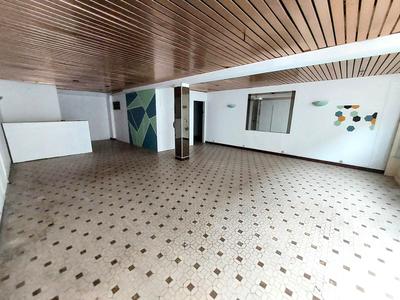 Local commercial - 74 m² - 2 pièces