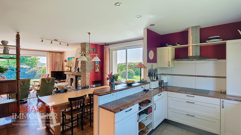 Maison - 170 m² - 9 pièces