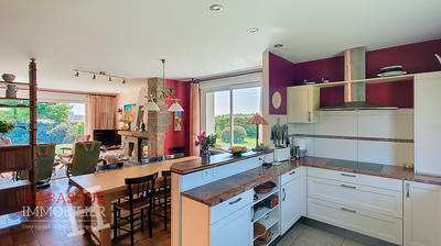 Maison - 170 m² - 9 pièces
