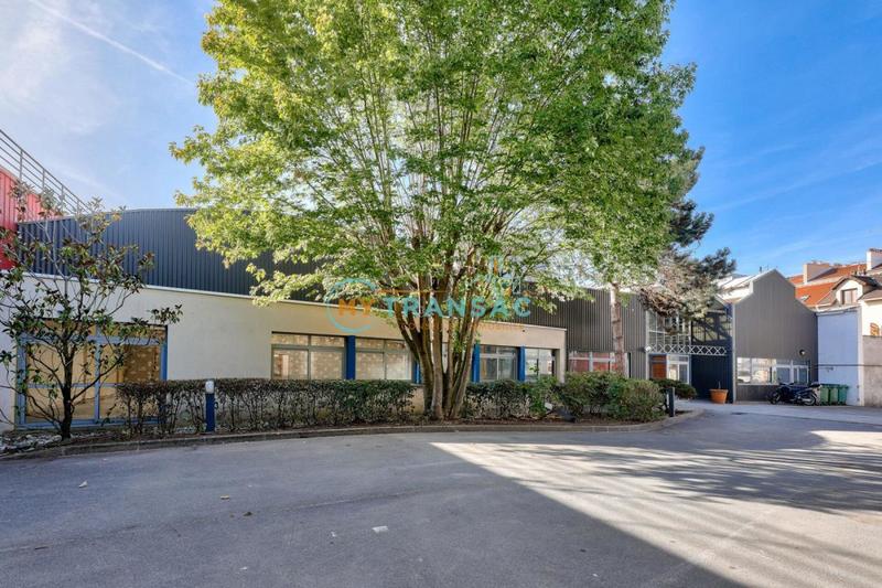 Local d'activités - 3 085 m²