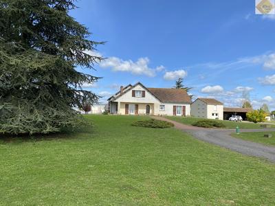 Maison - 259 m² - 8 pièces