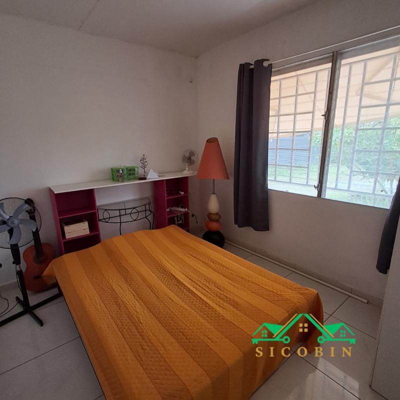 Maison - 225 m² - 9 pièces