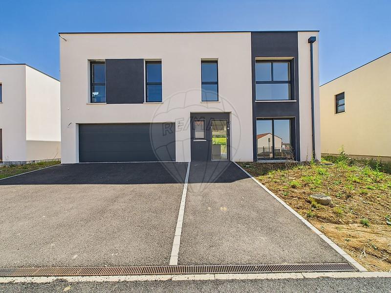 Maison - 162 m² - 7 pièces