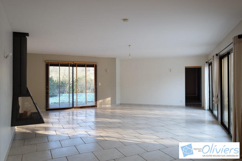 Maison - 260 m² - 9 pièces