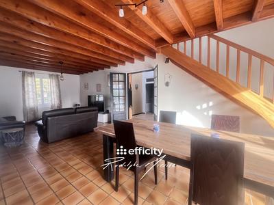 Maison - 220 m² - 8 pièces