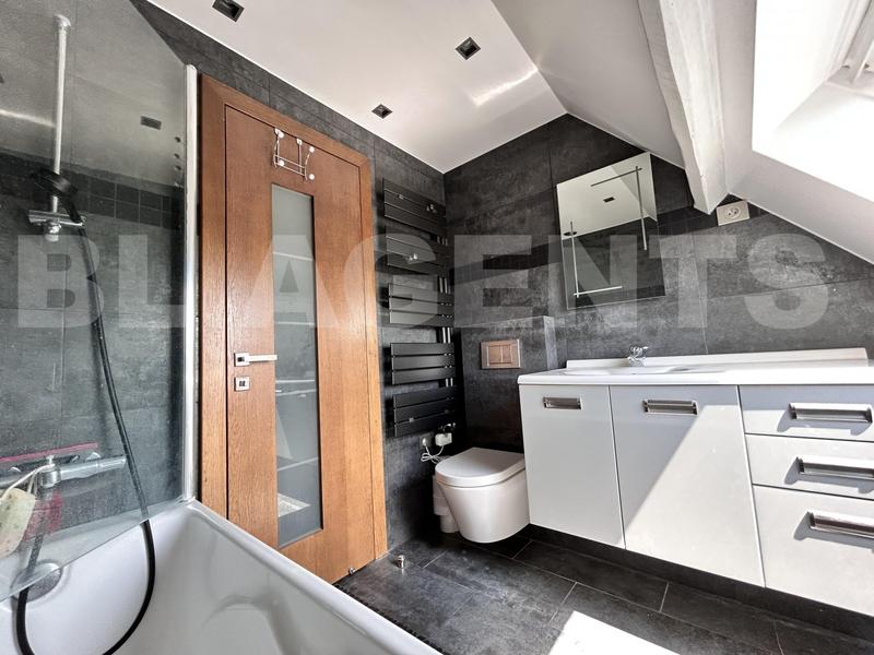 Maison contemporaine - 219 m² - 6 pièces