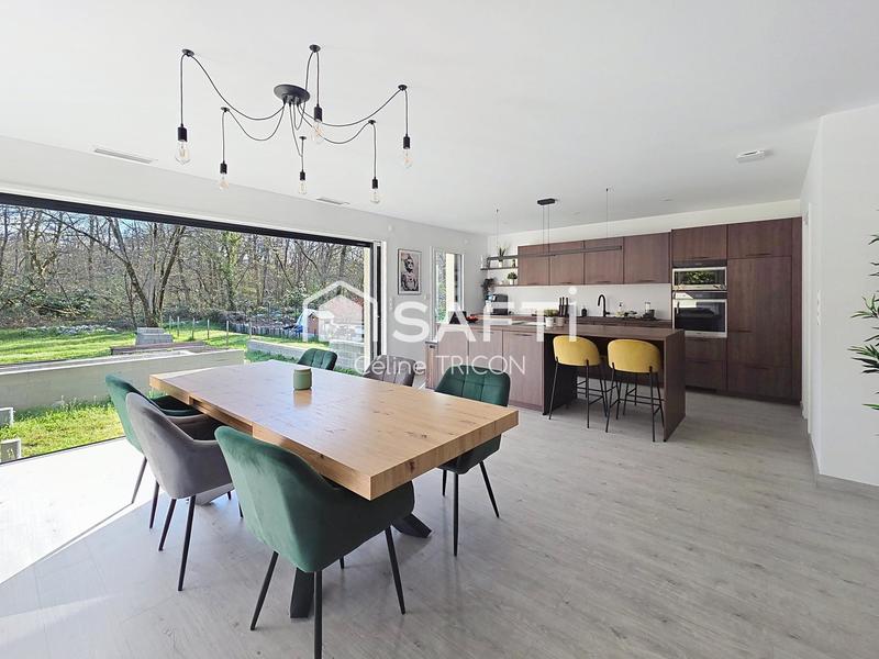 Maison - 136 m² - 4 pièces