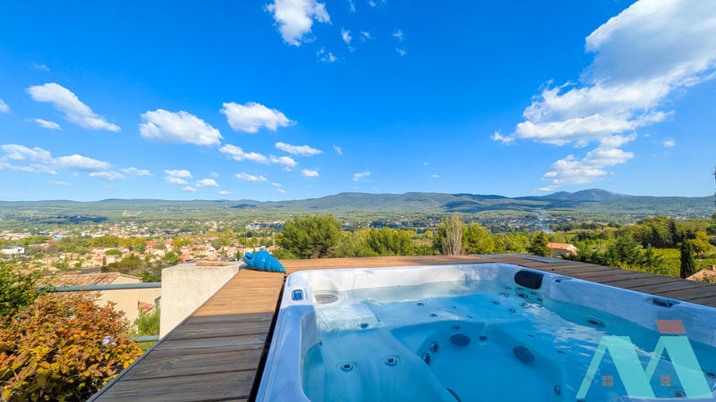 Maison - 102 m² - 4 pièces