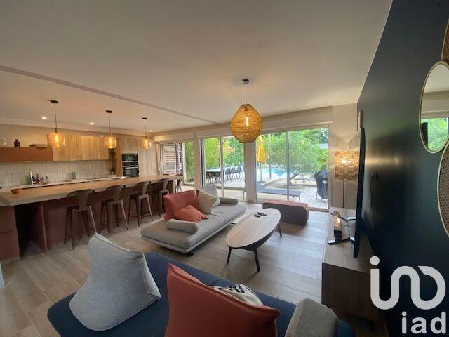 Maison - 183 m² - 8 pièces