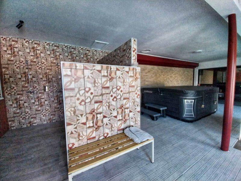 Immeuble - 2 100 m²