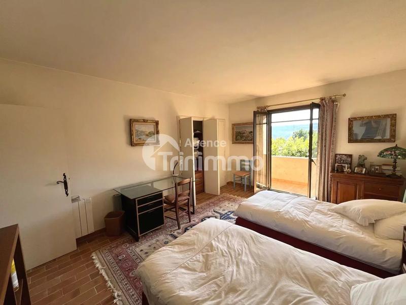 Maison - 195 m² - 6 pièces