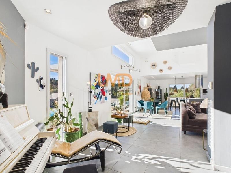 Propriété - 139 m² - 5 pièces