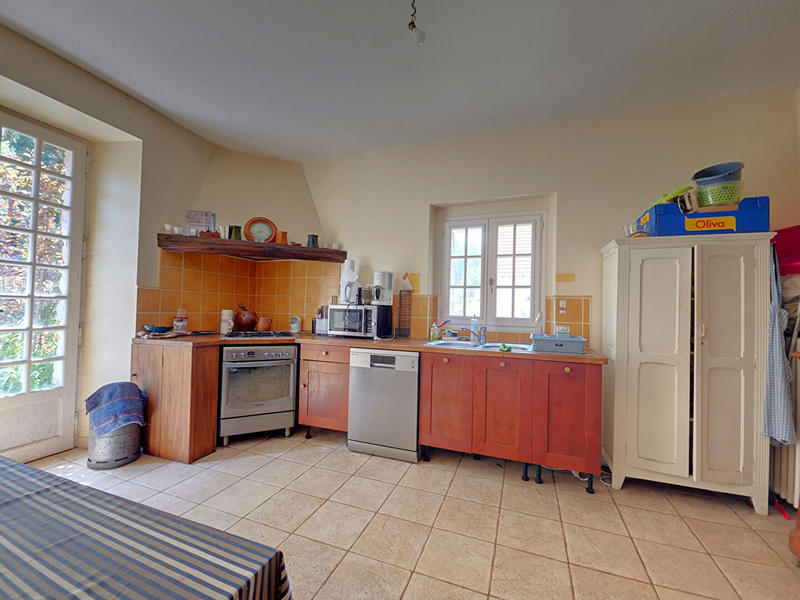 Maison - 265 m² - 10 pièces