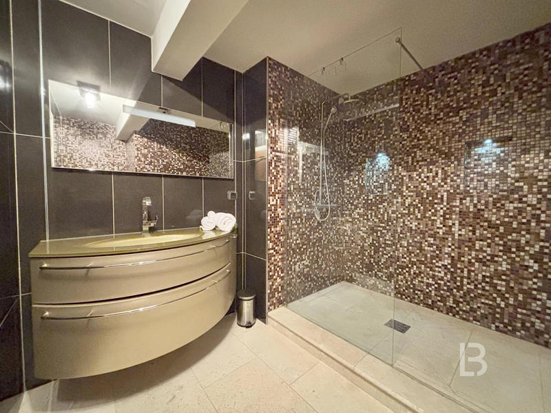 Villa - 385 m² - 11 pièces