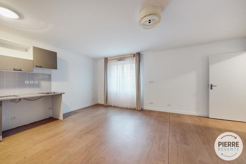 Studio - 30 m² - 1 pièce