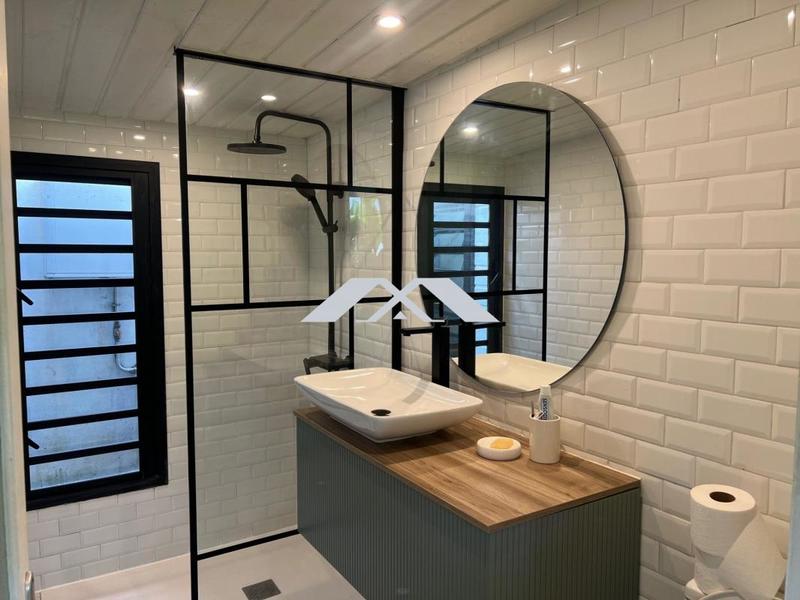 Maison - 102 m² - 6 pièces