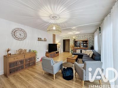 Maison - 202 m² - 7 pièces