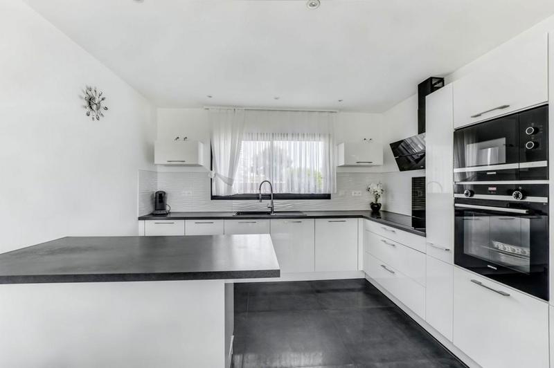 Maison - 145 m² - 5 pièces