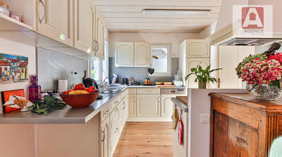 Maison - 235 m² - 8 pièces