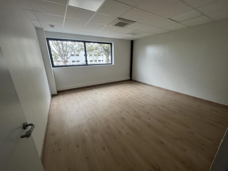 Local d'activité / Entrepôt - 235 m² - 4 pièces