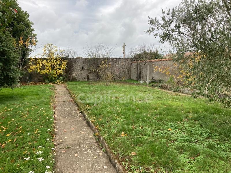 Maison - 240 m² - 9 pièces